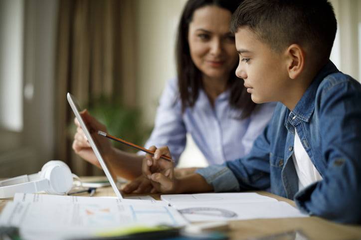 Using TeacherMade App to create interactive worksheets online